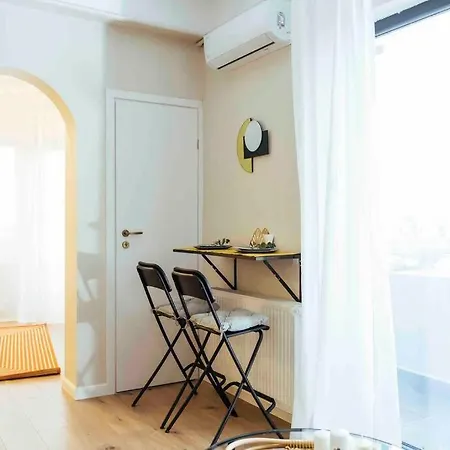 Stunning Views - Location - Netflix + Balcony דירה
