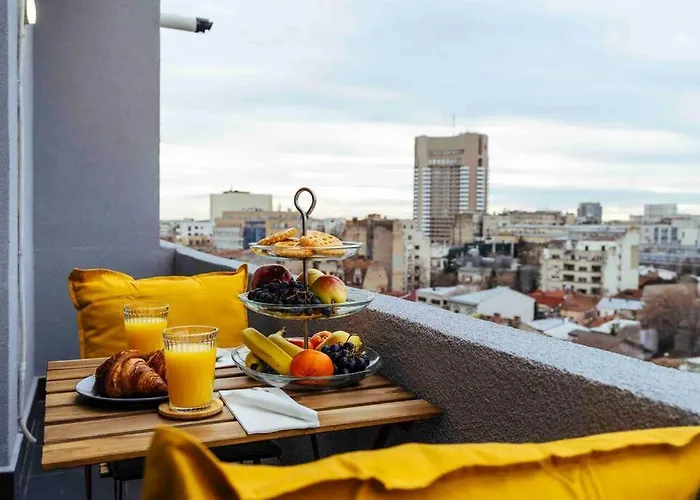 Stunning Views - Location - Netflix + Balcony *