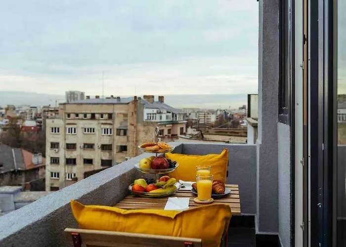 Stunning Views - Location - Netflix + Balcony Lägenhet