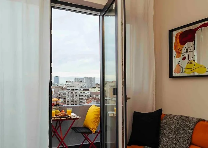 Lägenhet Stunning Views - Location - Netflix + Balcony *