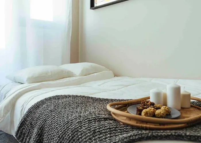 Stunning Views - Location - Netflix + Balcony Lägenhet *