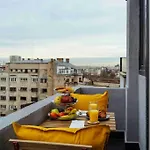 Stunning Views - Location - Netflix + Balcony Apartament