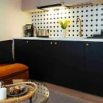Stunning Views - Location - Netflix + Balcony Apartament *