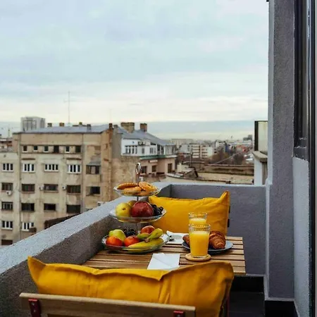 Stunning Views - Location - Netflix + Balcony Lägenhet