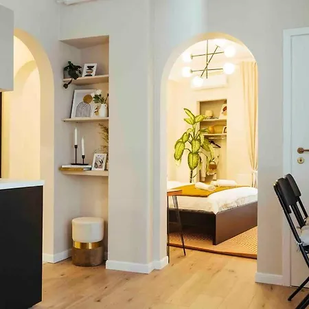 Stunning Views - Location - Netflix + Balcony Apartment Bucharest