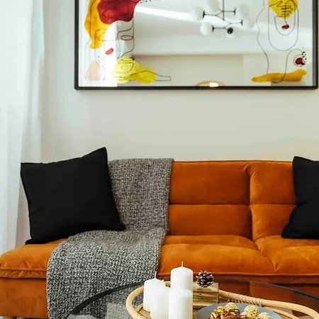 Stunning Views - Location - Netflix + Balcony Διαμέρισμα *