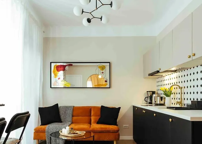 Stunning Views - Location - Netflix + Balcony