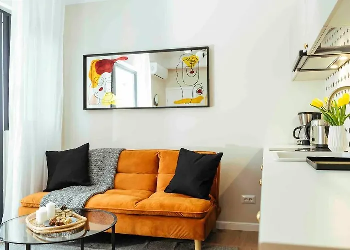 Stunning Views - Location - Netflix + Balcony