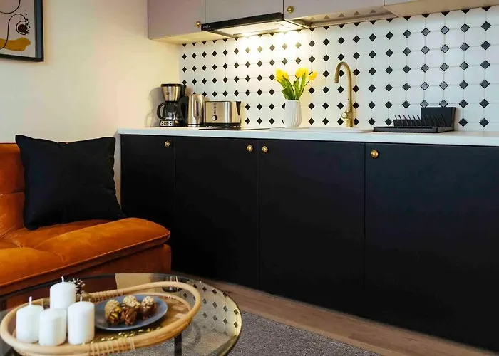 Stunning Views - Location - Netflix + Balcony Apartament *