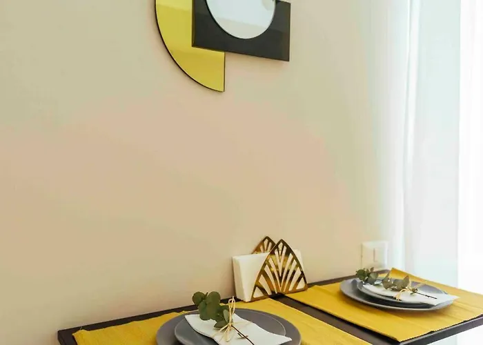 Stunning Views - Location - Netflix + Balcony Apartament *