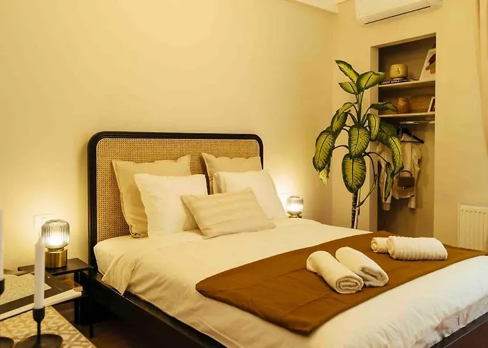 Stunning Views - Location - Netflix + Balcony דירה בוקרשט