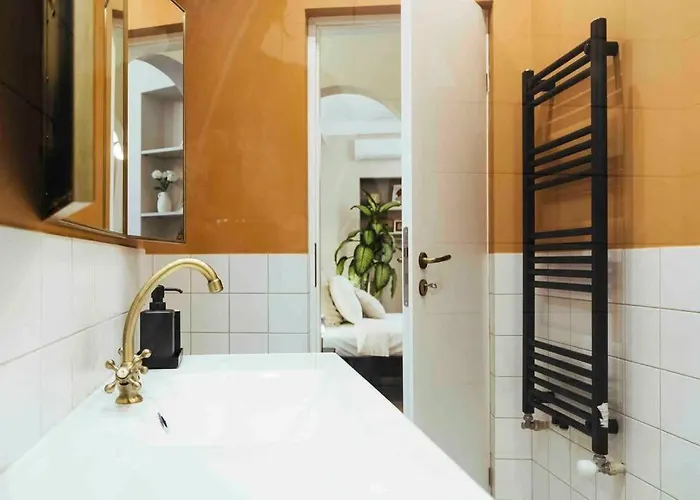 Stunning Views - Location - Netflix + Balcony Apartament *