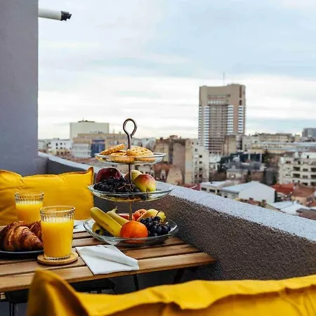 Stunning Views - Location - Netflix + Balcony *