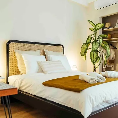 Stunning Views - Location - Netflix + Balcony