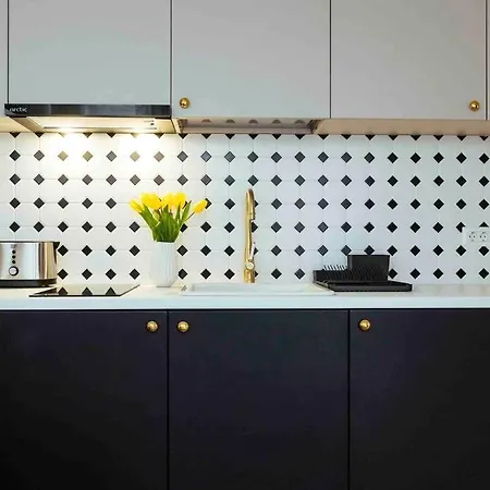 Stunning Views - Location - Netflix + Balcony Бухарест