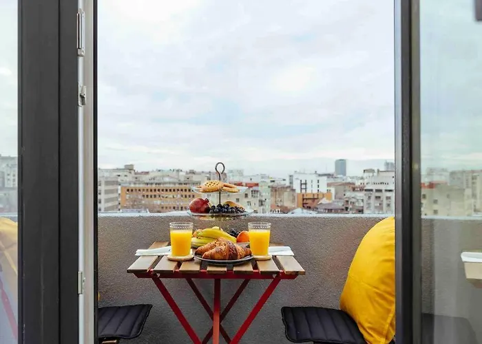 Stunning Views - Location - Netflix + Balcony Boekarest