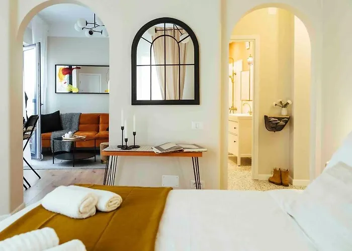 Daire Stunning Views - Location - Netflix + Balcony Bükreş